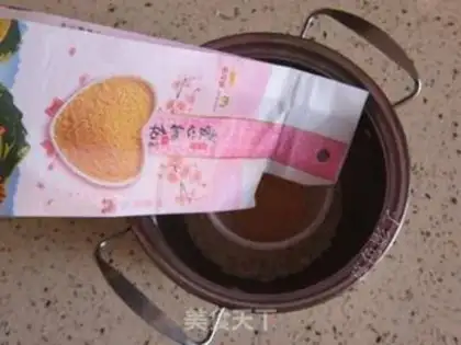 Make Rice pie makes bread step 1