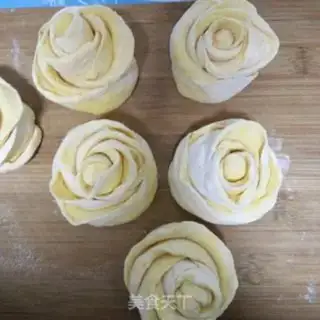 Make Yellow rose bun step 13