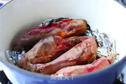 Make Iron pot roasted potatoes step 5