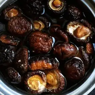 Make Spicy chicken and mushrooms step 0