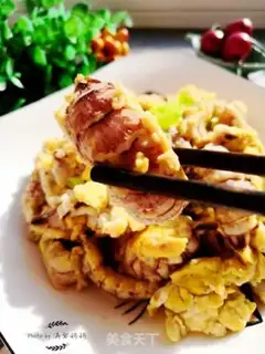 Make Shrimp fried eggs step 5