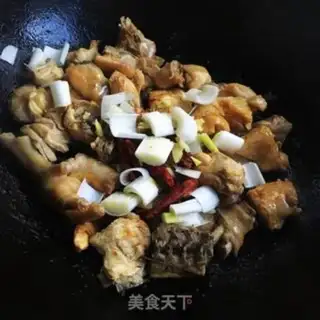 Make Spicy chicken and mushrooms step 3