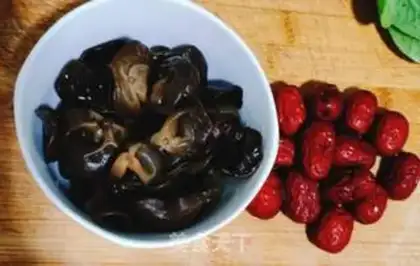 Make Blackwood, red-eared dates step 0