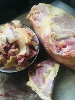 Make Monkey-head mushroom stewed cock step 1