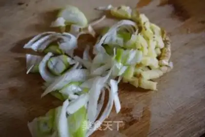 Make Tomato egg noodles step 2