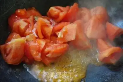 Make Tomato egg noodles step 4