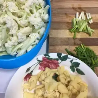 Make A hundred-leaf broccoli step 0