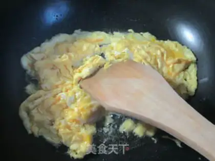 Make Pepper fried duck eggs step 3