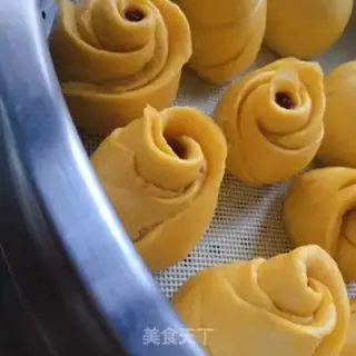 Make Pumpkin roses step 8