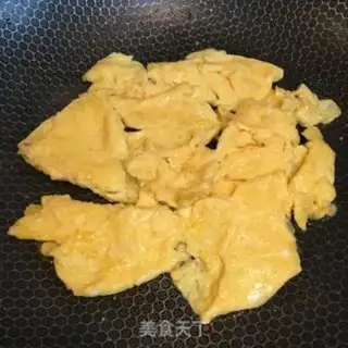 Make ♪ When the eggs boil the ears ♪ step 2
