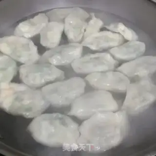 Make Cream eggs, iced shrimp dumplings step 5