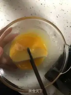 Make Duck egg fried head step 2