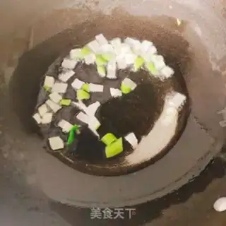 Make Fishball spinach mushroom noodles step 3