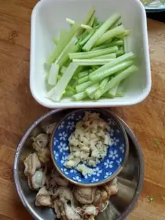 Make Celery scallop step 0