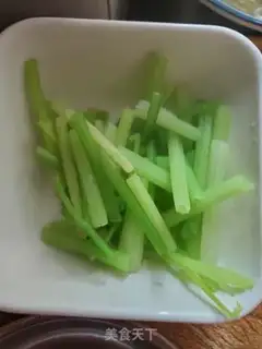 Make Celery scallop step 2