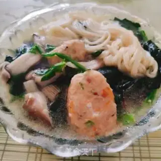 Make Fishball spinach mushroom noodles step 7