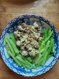 Make Celery scallop step 6