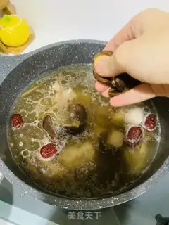 Make Twin mushroom weed chicken soup step 4