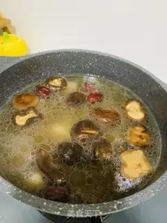 Make Twin mushroom weed chicken soup step 5