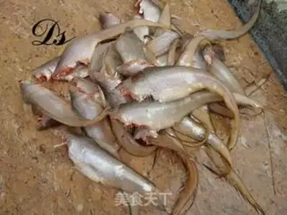 Make Noodle tow fish step 1