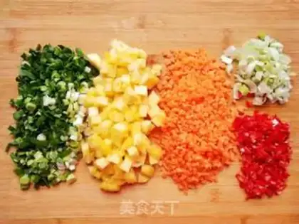 Make Pineapple five-colored rice step 1