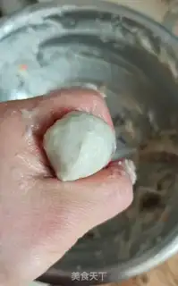 Make Zipper radish, muzzy earballs step 6