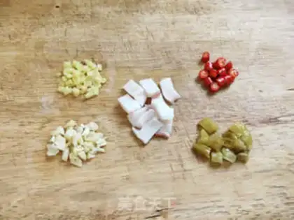 Make Sour sauce and tofu step 0