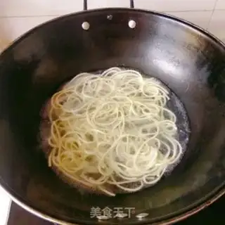 Make Onion noodles step 1