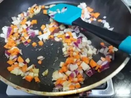 Make A leftover eggcake step 4