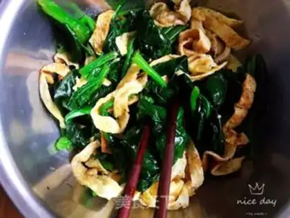 Make Eggskin spinach step 7