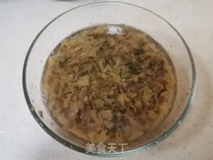 Make Scrambled eggs step 1