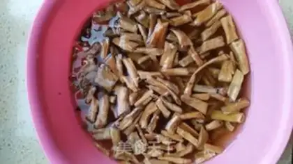 Make The duck-legged bamboo stew step 0