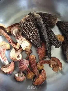 Make Old Dove Biscuit soup step 1