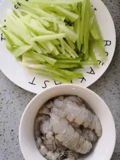 Make Shrimp radish soup step 0