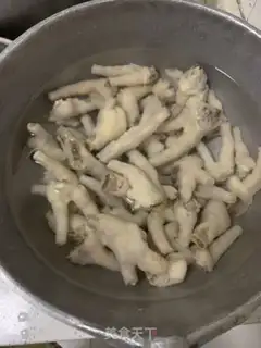 Make Spicy chicken claws step 0