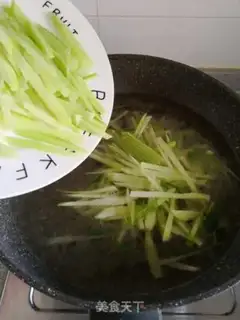 Make Shrimp radish soup step 4