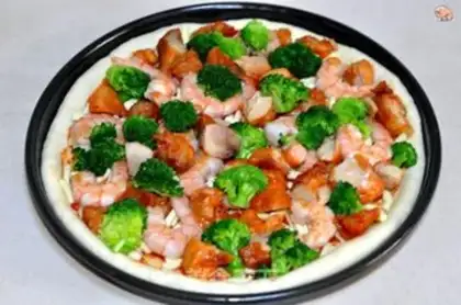 Make Chicken pizza with shrimp step 7