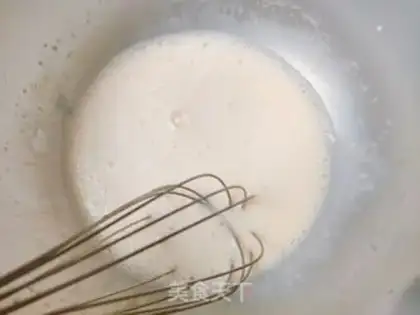 Make Christmas doughnuts step 1