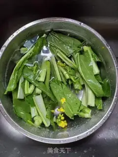 Make Garlic pastries step 1