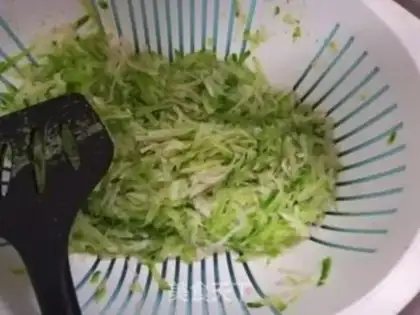 Make Goose egg radish pie step 3