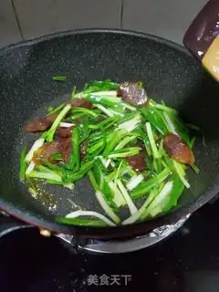 Make Onion fried sausage step 4