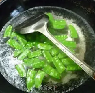 Make Fry mushrooms. Dutch beans step 6