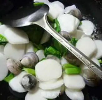 Make The oily crumbs and pastry step 7