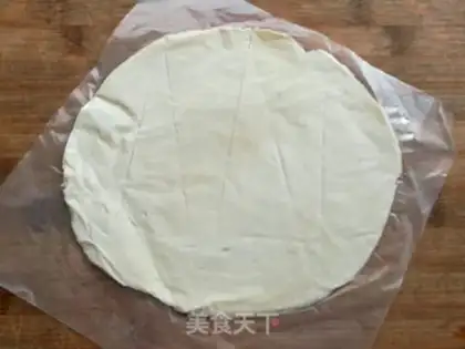 Make Hands on the cake step 2