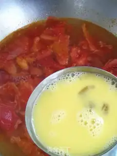 Make Tomato egg soup step 4
