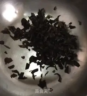 Make Black-mule fragrance egg soup step 5