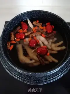 Make The medicine chicken foot soup step 3