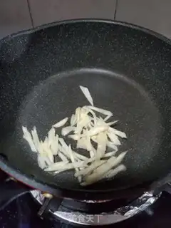 Make Jell-O fish step 3
