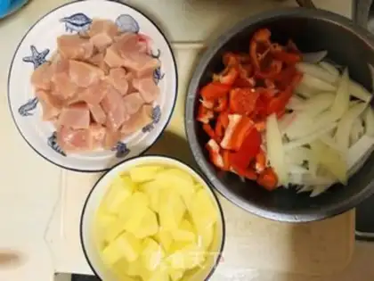 Make Curry potato chicken step 0