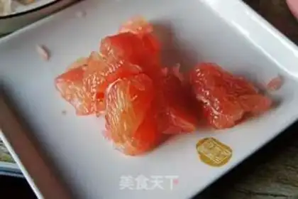 Make A grapefruit shake step 1